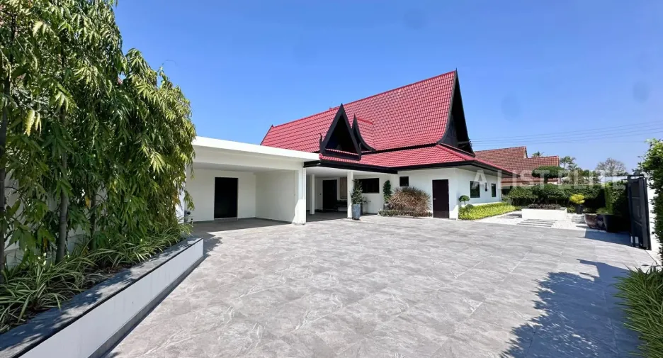 Casa en venta de 5 habitaciones en Bang Lamung, Chonburi