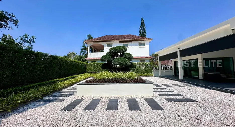 Casa en venta de 5 habitaciones en Bang Lamung, Chonburi