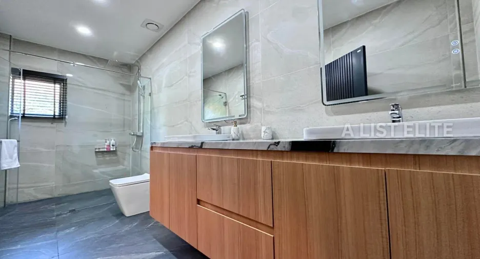 Casa en venta de 5 habitaciones en Bang Lamung, Chonburi