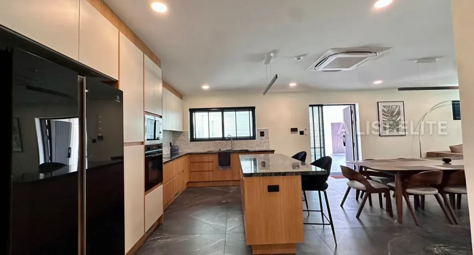 Haus zur Miete mit 5 Zimmer in Bang Lamung, Chonburi