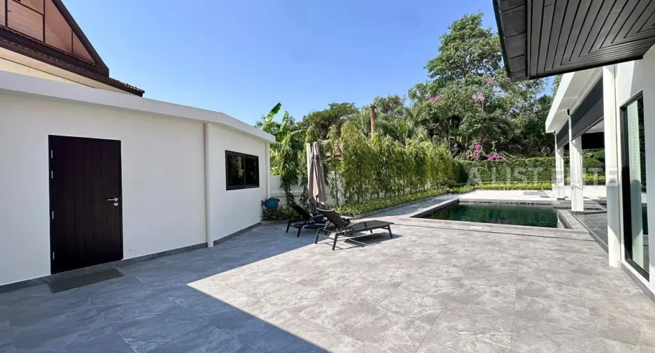 Haus zur Miete mit 5 Zimmer in Bang Lamung, Chonburi