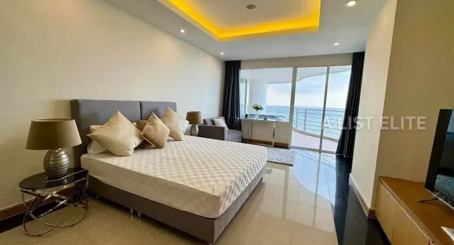 For rent 3 bedrooms condo in Bang Lamung, Chonburi