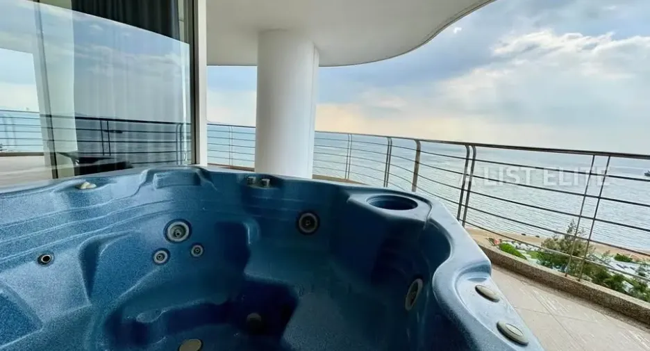 For rent 3 bedrooms condo in Bang Lamung, Chonburi