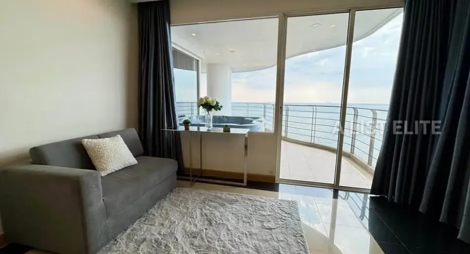 For rent 3 bedrooms condo in Bang Lamung, Chonburi
