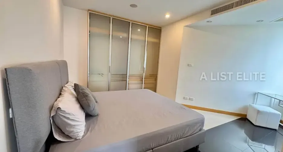 For rent 3 bedrooms condo in Bang Lamung, Chonburi