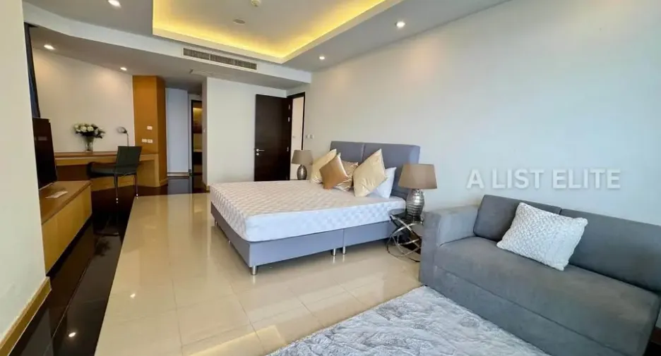 For rent 3 bedrooms condo in Bang Lamung, Chonburi
