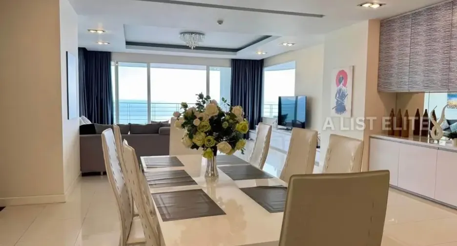 For rent 3 bedrooms condo in Bang Lamung, Chonburi