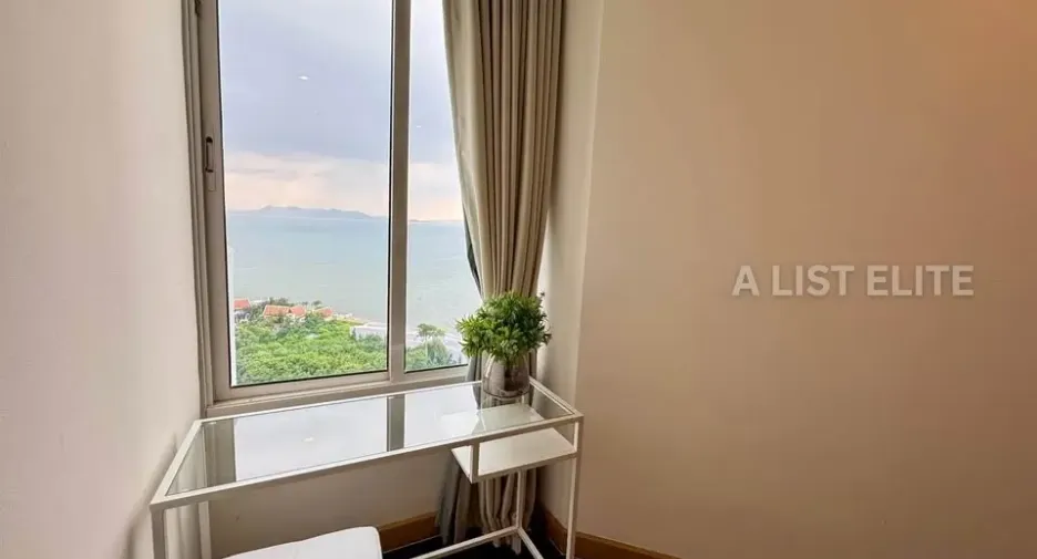 For rent 3 bedrooms condo in Bang Lamung, Chonburi