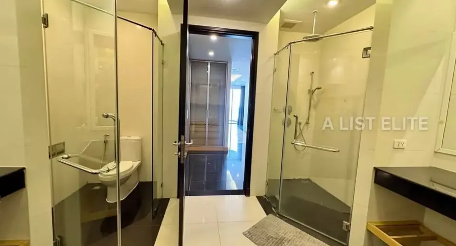 For rent 3 bedrooms condo in Bang Lamung, Chonburi