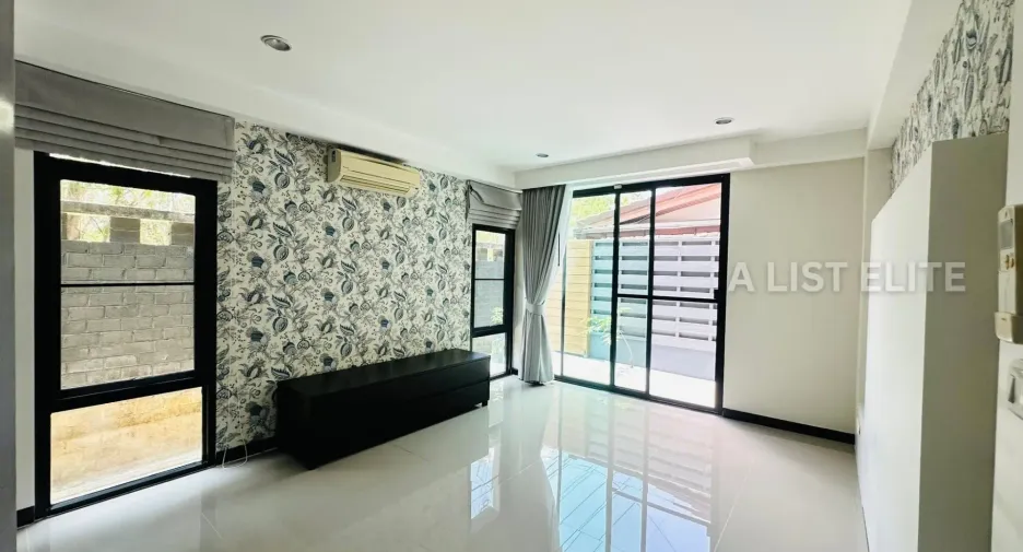 For sale 3 bedrooms house in Bang Lamung, Chonburi