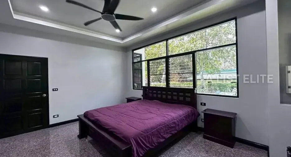 Haus zum Kauf mit 4 Zimmer in Sattahip, Chonburi