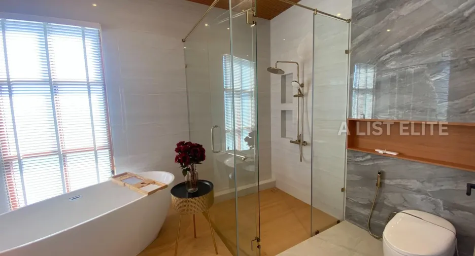 For sale 5 ベッドルーム house in Bang Lamung, Chonburi