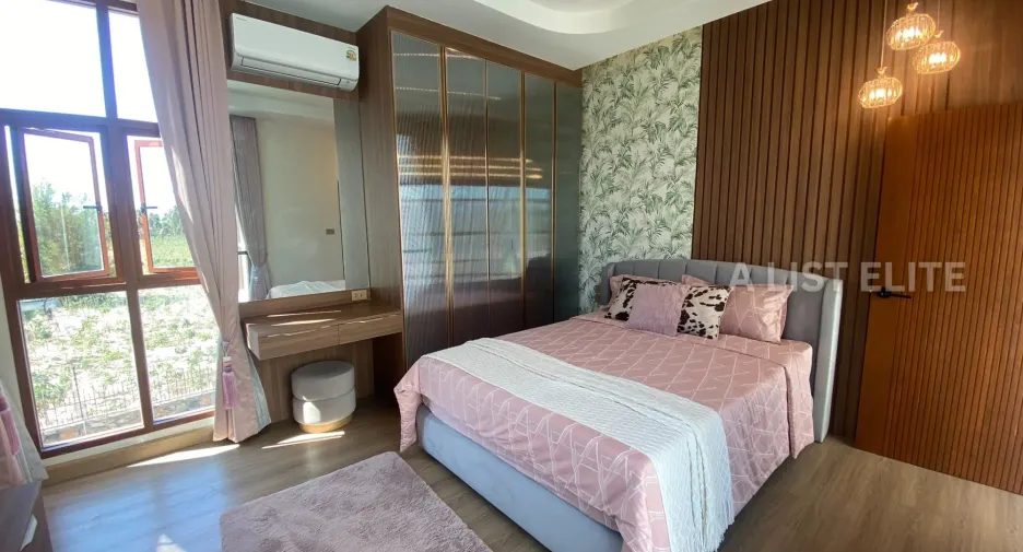 For sale 5 ベッドルーム house in Bang Lamung, Chonburi