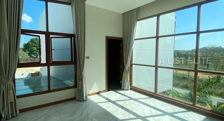 For sale 5 ベッドルーム house in Bang Lamung, Chonburi