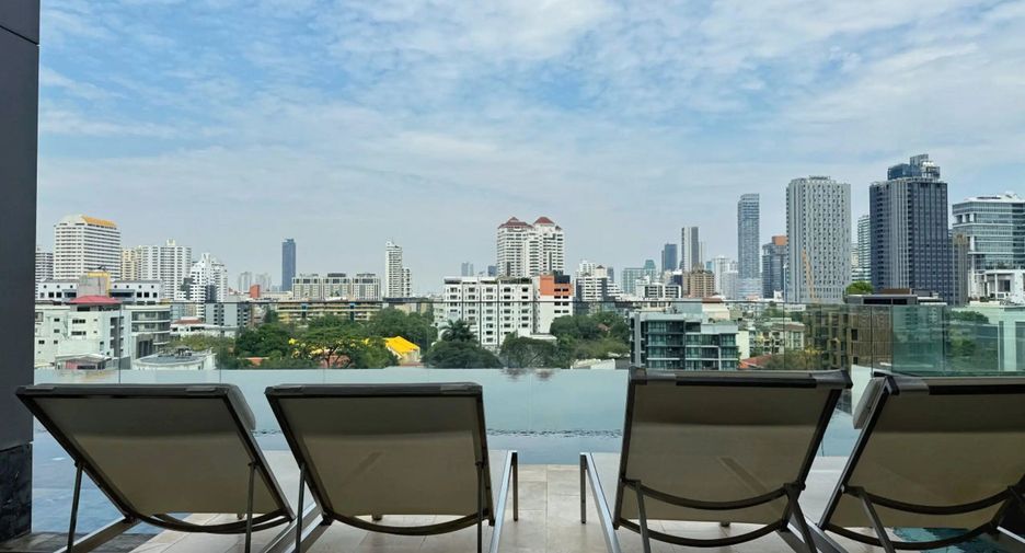 For rent 2 bedrooms condo in Khlong Toei, Bangkok