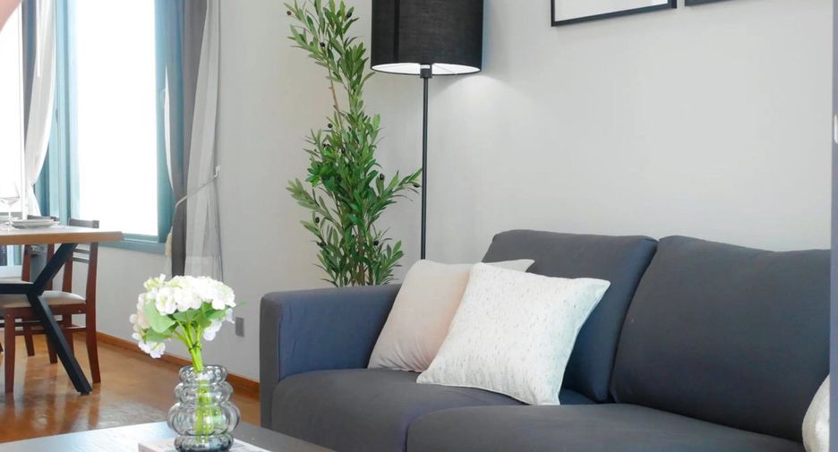 For rent 2 bedrooms condo in Khlong Toei, Bangkok