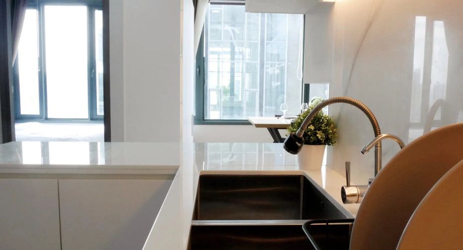 For rent 2 bedrooms condo in Khlong Toei, Bangkok