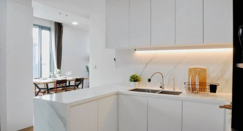 For rent 2 bedrooms condo in Khlong Toei, Bangkok