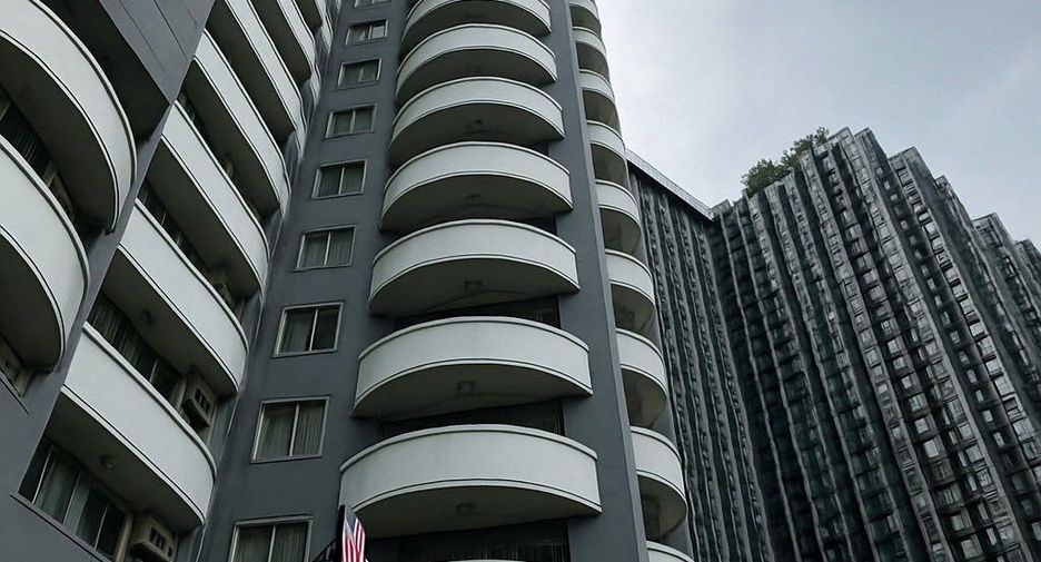 For rent 2 bedrooms condo in Watthana, Bangkok