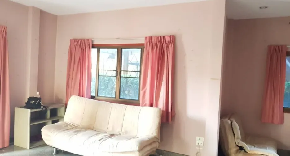 For sale 4 bedrooms house in Hang Dong, Chiang Mai