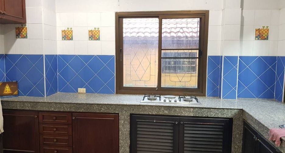 For sale 4 bedrooms house in Hang Dong, Chiang Mai