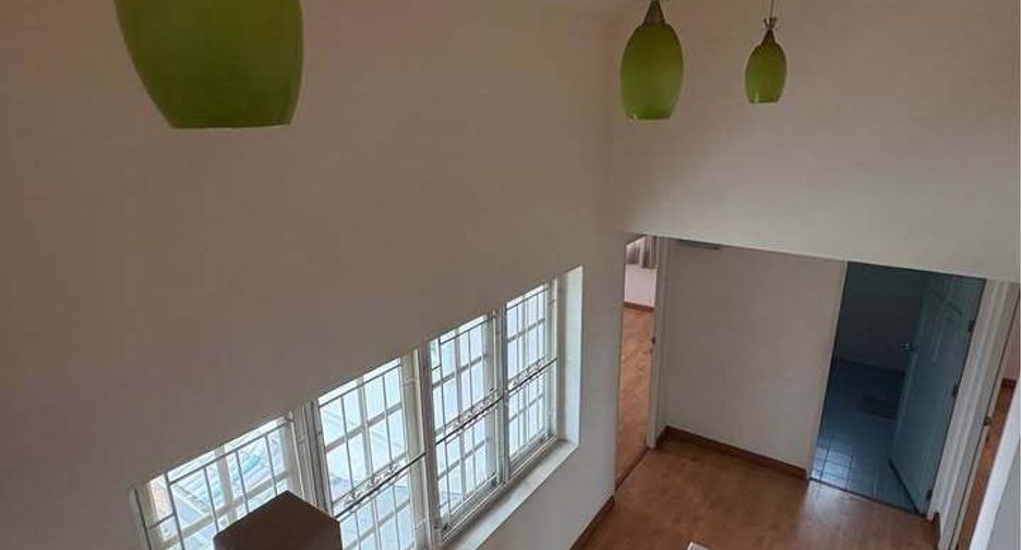 For sale 4 bedrooms house in Phra Khanong, Bangkok