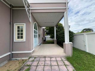 For sale 4 ベッドルーム house in Phra Khanong, Bangkok