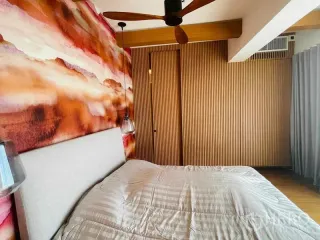 Condo en alquiler y en venta de 4 habitaciones en Watthana, Bangkok