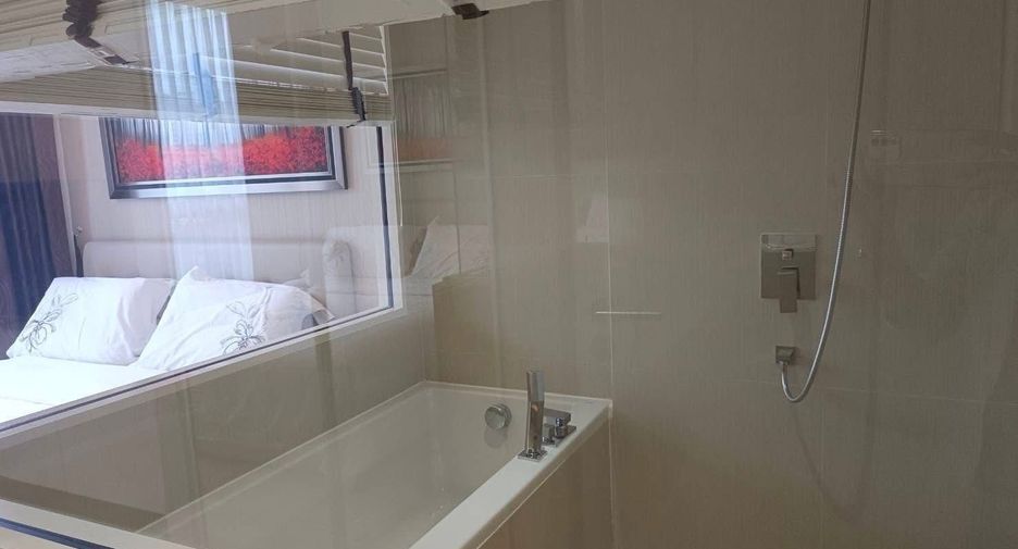 For rent 2 bedrooms condo in Watthana, Bangkok