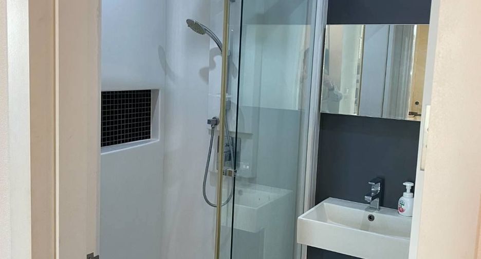 Wohnung zur Miete mit 2 Zimmer in Phra Khanong, Bangkok