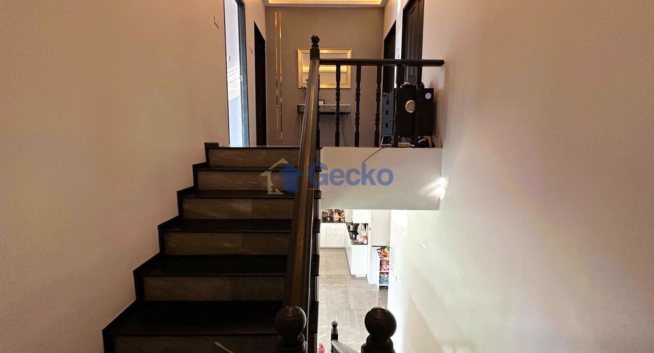 Casa en alquiler y en venta de 7 habitaciones en Bang Lamung, Chonburi