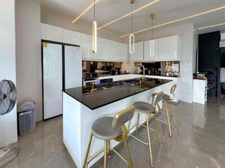 Haus zur Miete und zum Kauf mit 7 Zimmer in Bang Lamung, Chonburi