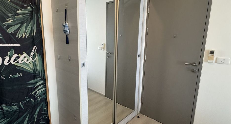 For rent 2 bedrooms condo in Huai Khwang, Bangkok