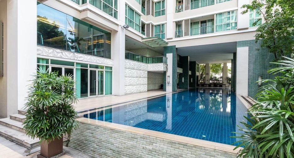 À louer 2 chambres condo à Pathum Wan, Bangkok