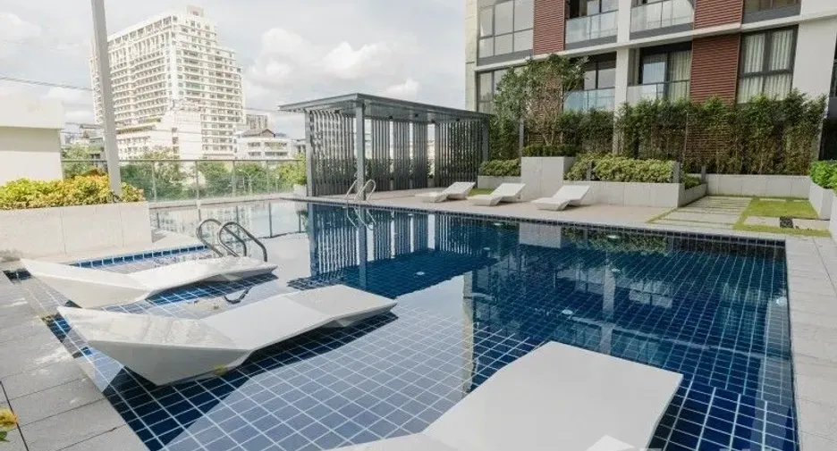 For rent 2 bedrooms condo in Yan Nawa, Bangkok