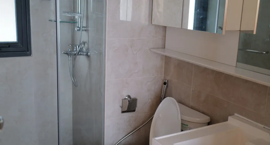 For rent 2 bedrooms condo in Yan Nawa, Bangkok