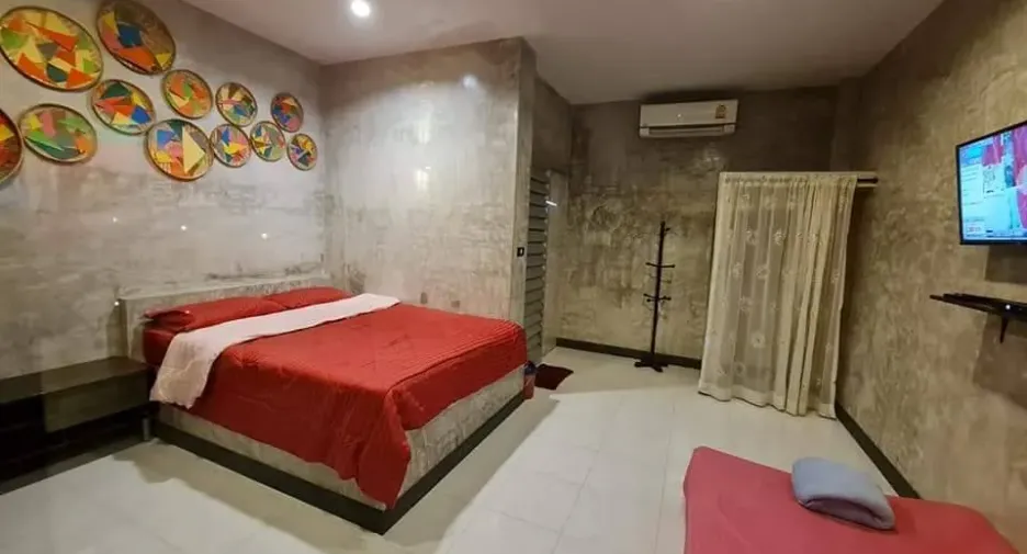 For rent 5 bedrooms villa in Hua Hin, Prachuap Khiri Khan