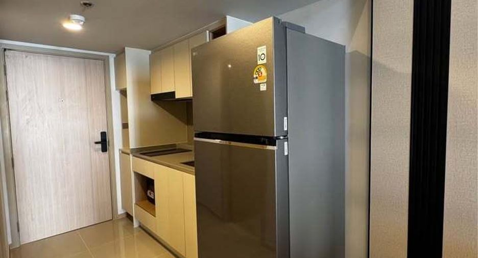 For rent 2 bedrooms condo in Bang Rak, Bangkok