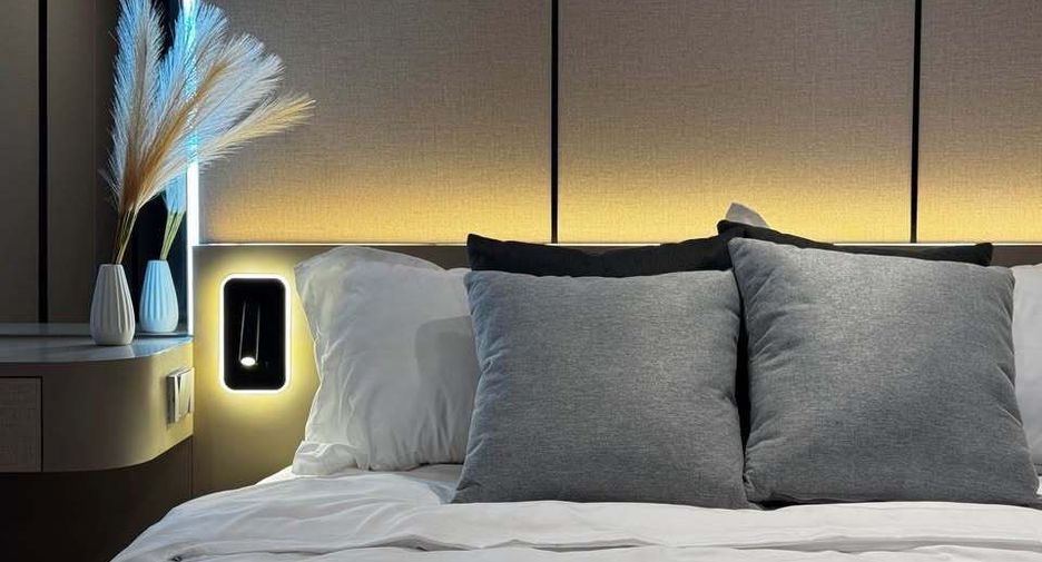 For rent 2 bedrooms condo in Bang Rak, Bangkok