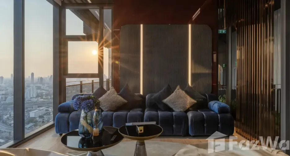 For rent 2 bedrooms condo in Khlong Toei, Bangkok