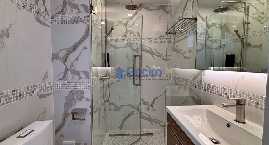 For rent 3 bedrooms condo in Bang Lamung, Chonburi