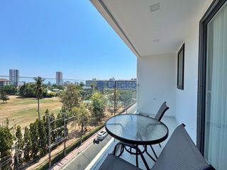 Condo en alquiler de 3 habitaciones en Bang Lamung, Chonburi