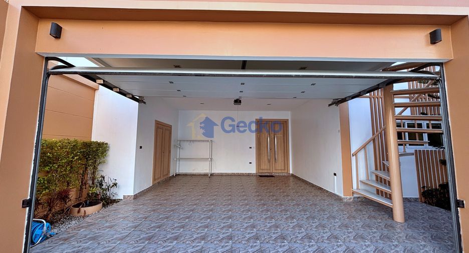 À vendre 4 chambres maison à Bang Lamung, Chonburi