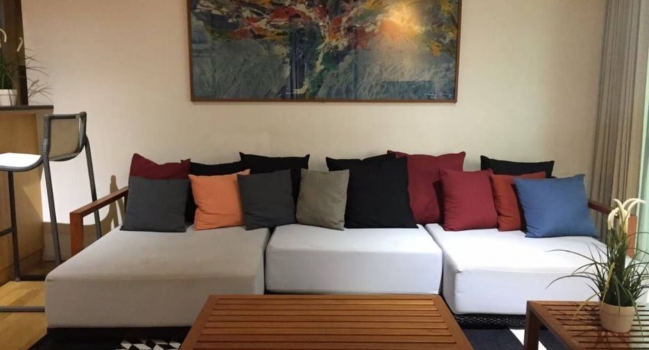 For rent 3 bedrooms condo in Khlong Toei, Bangkok