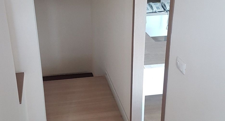 À vendre studio maison de ville à Saphan Sung, Bangkok