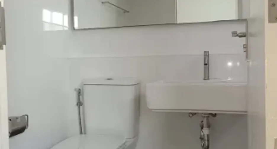 For rent 2 ベッドルーム townhouse in Krathum Baen, Samut Sakhon
