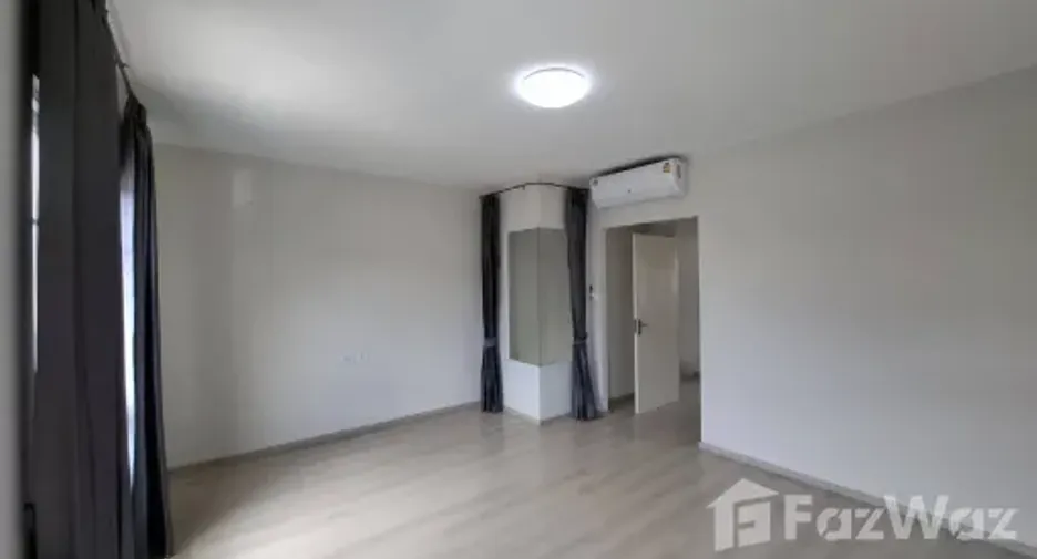 For rent 2 ベッドルーム townhouse in Krathum Baen, Samut Sakhon
