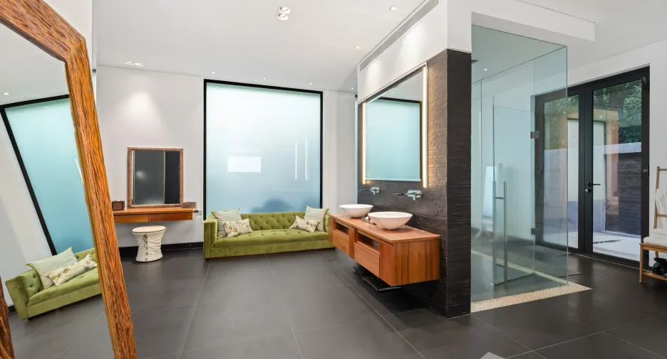 For sale 7 bedrooms villa in Thalang, Phuket