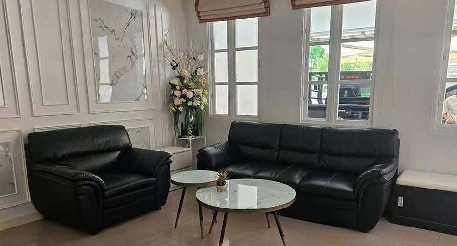 For rent 3 bedrooms house in Bang Na, Bangkok
