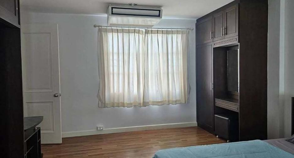 For rent 3 bedrooms house in Bang Na, Bangkok